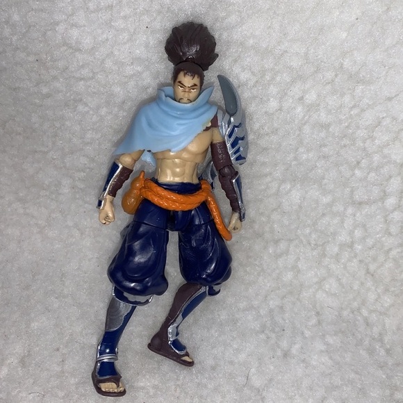 League of Legends The Champion Collection 1st Edition Yasuo 4.5" Action Figure - Picture 2 of 7